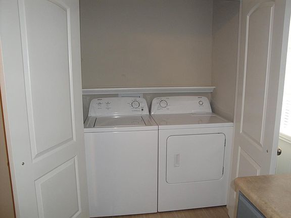 Washer & dryer included