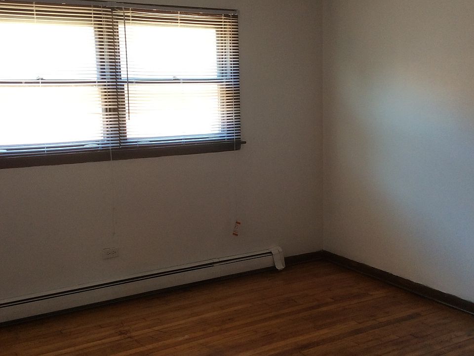 1st image of 365 Luella Ave #1