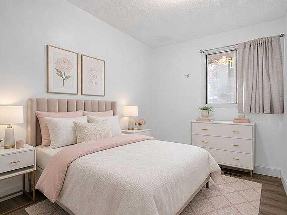 5th image of 2519 S 38th St NE #100