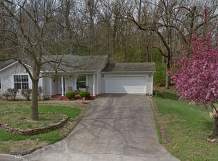 3203 N Warwick Dr, Fayetteville, AR 72703