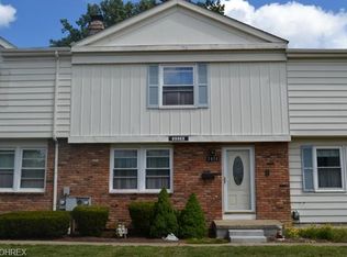 7421 Essex Dr UNIT E, Mentor, OH 44060