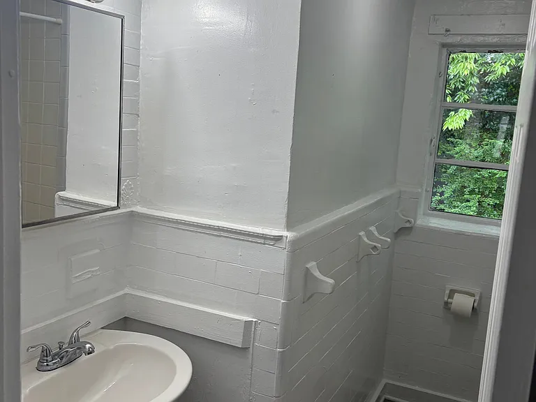 1102 Crawford St — Photo 28