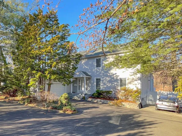 52 North Dr, East Brunswick, NJ 08816