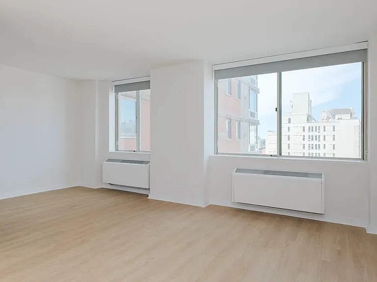 305 W 50th St #4A — Photo 29