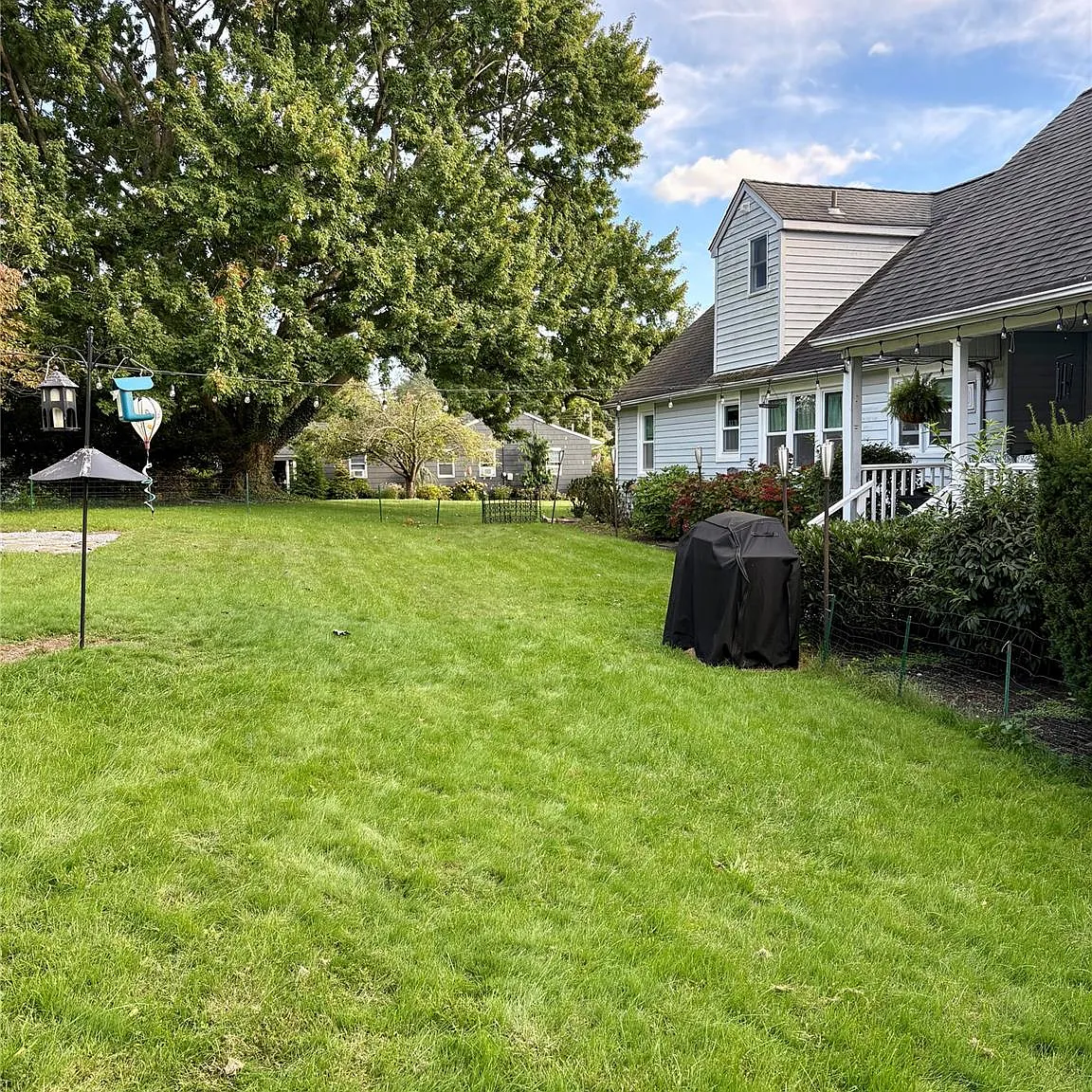 4 bed, 2.5 bath, 1700 sqft, $4,900 — Photo 2
