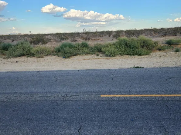 96th St E #T8, Littlerock, CA 93543