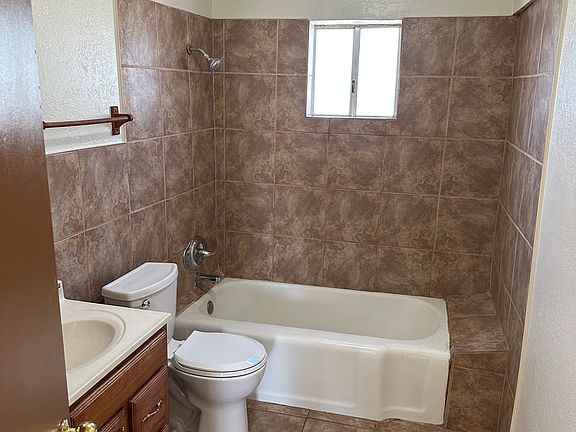 5th image of 615 Poplar Ave