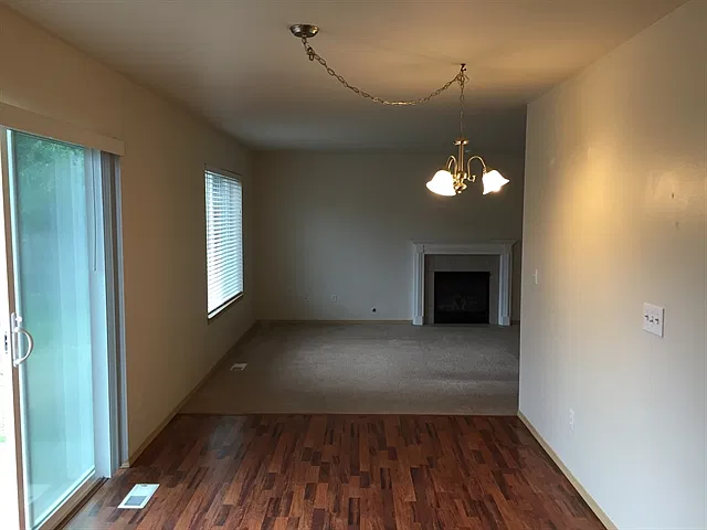 3 bed, 2.5 bath, 1723 sqft, $3,035 — Photo 4