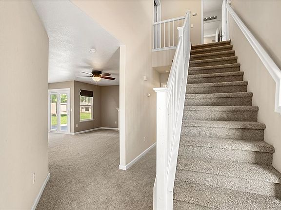 4th image of 1002 Bay Terrace Dr