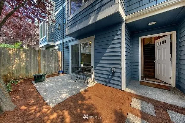 8505 Midvale Ave N #B — Photo 22