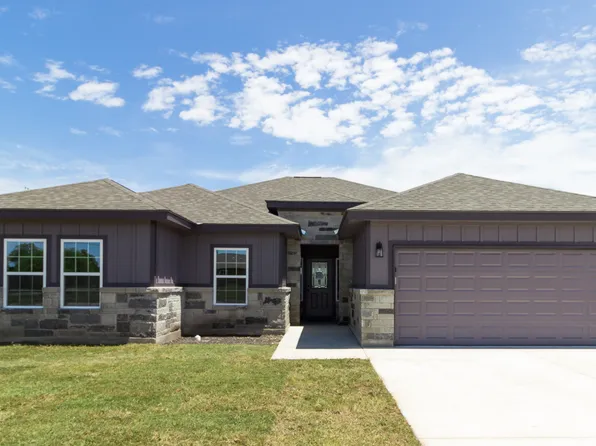 105 lost pines, Marion, TX 78124