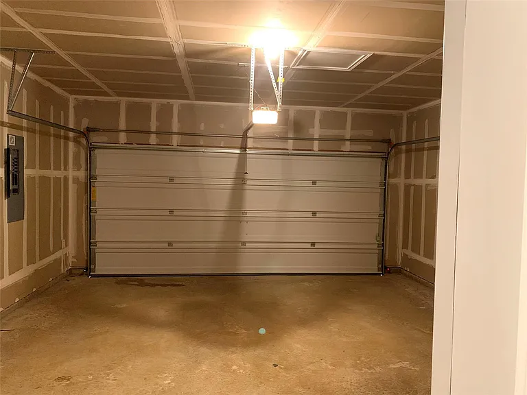 407 Milverton Dr — Photo 24