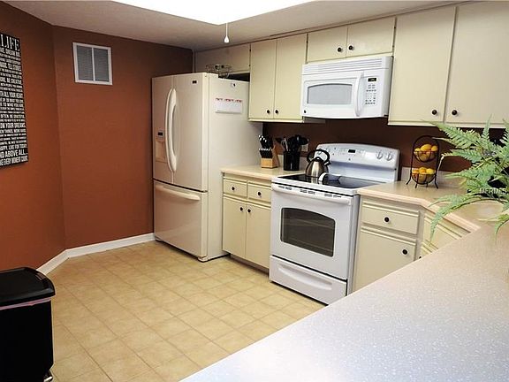 3rd image of 9200 Park Blvd APT 302