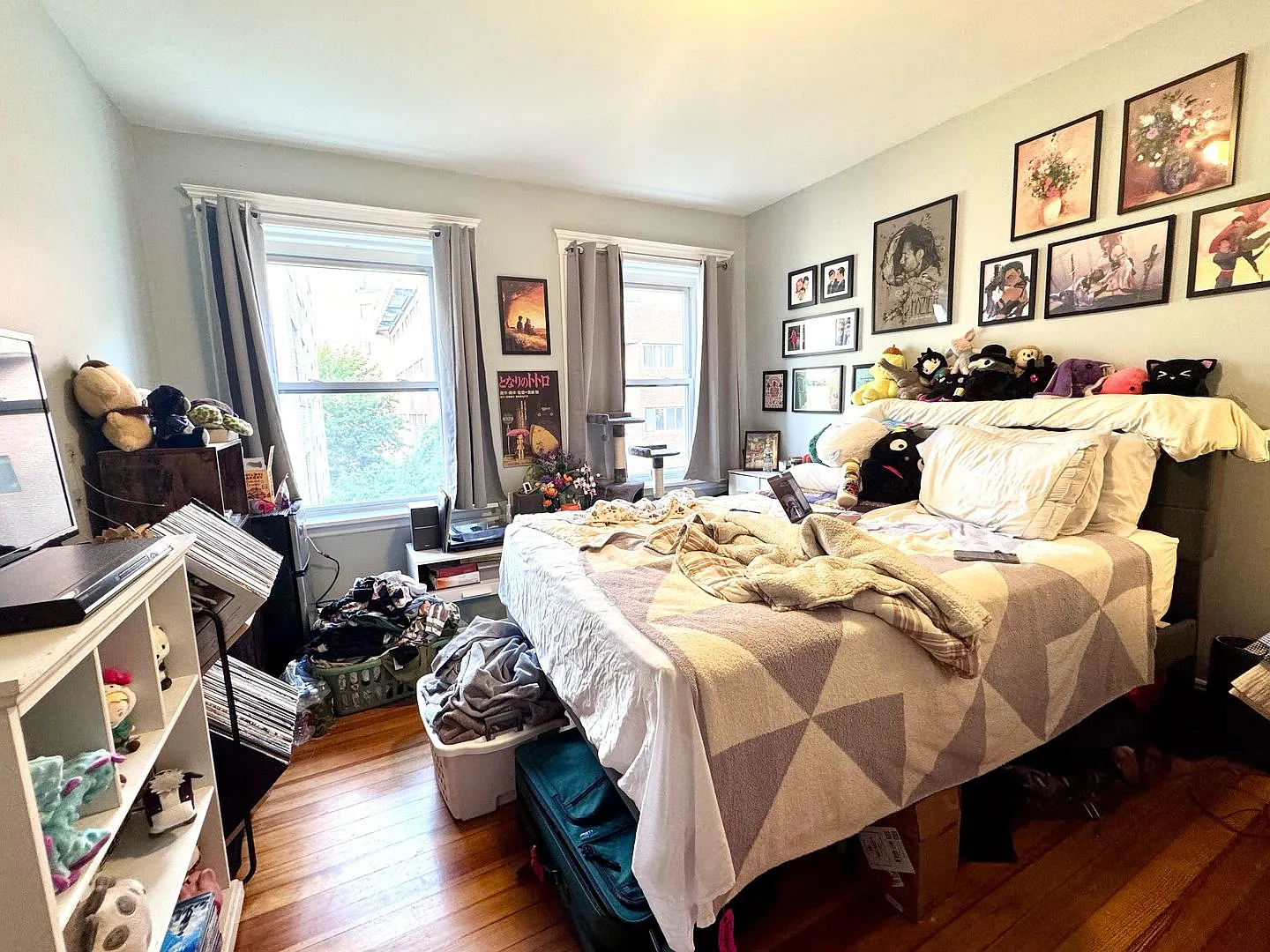 3 Bed With Central Air On Allston/Brighton Line!! — Photo 3
