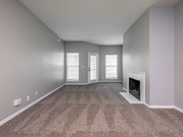 Centennial Park Apartments — Photo 24