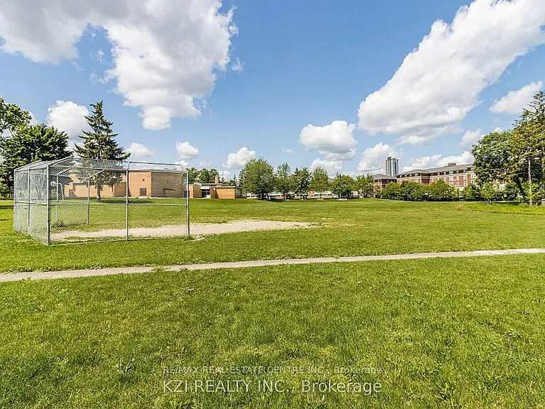 128 King St N #1001 — Photo 29
