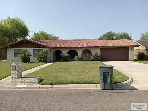 2821 Lotus Dr Photo 1