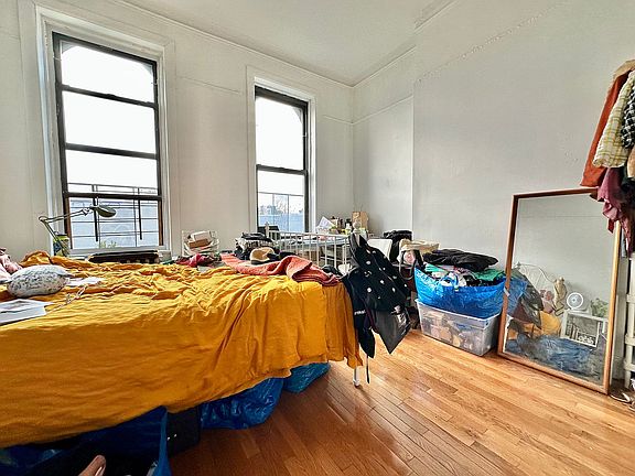 4th image of 250 Stockholm St APT 4L