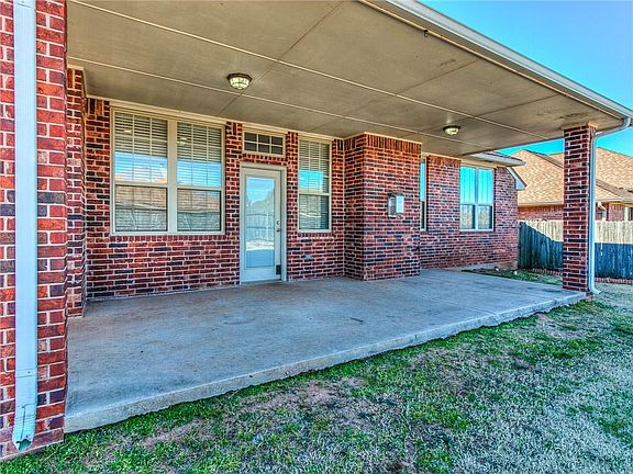 4th image of 2709 SE 92nd Cir