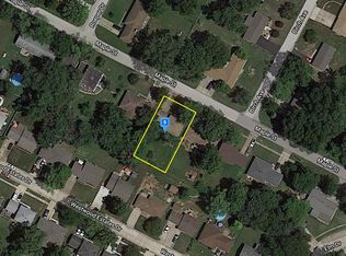 10 Maple St, Saint Peters, MO 63376