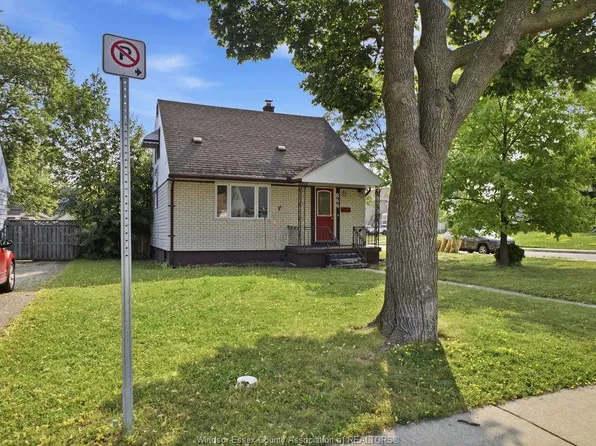 866 Francois Ct, Windsor, ON N8Y 3W4