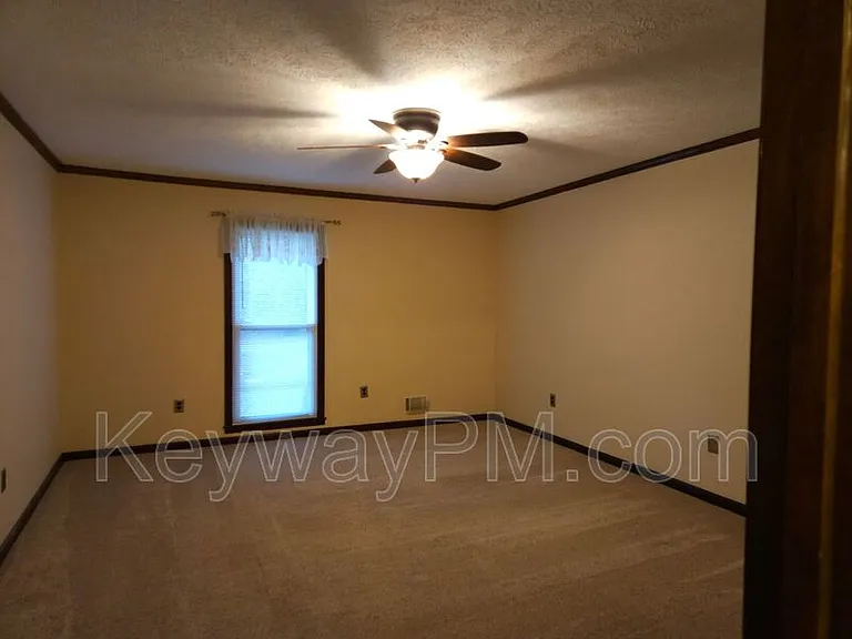 299 Woodland Dr — Photo 12