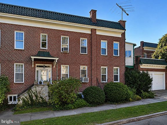 2nd image of 3828 Tudor Arms Ave