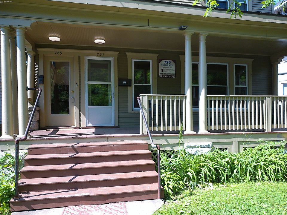 First Floor Flat Close to Campus Off Street Parking Avail. 6/1/25 727