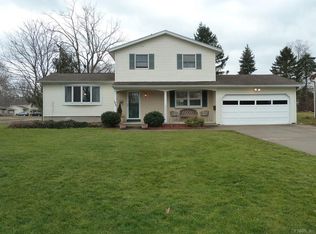 143 Medallion Dr, Greece, NY 14626