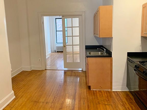 3rd image of 1821 2nd Ave APT 3S