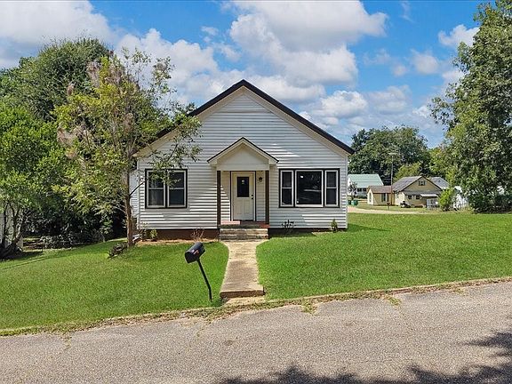 2nd image of 215 Freeman Ave
