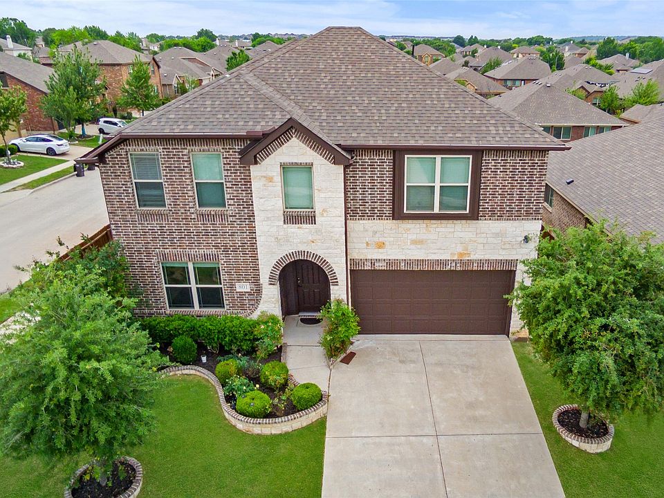 1st image of 801 Oriel Cir