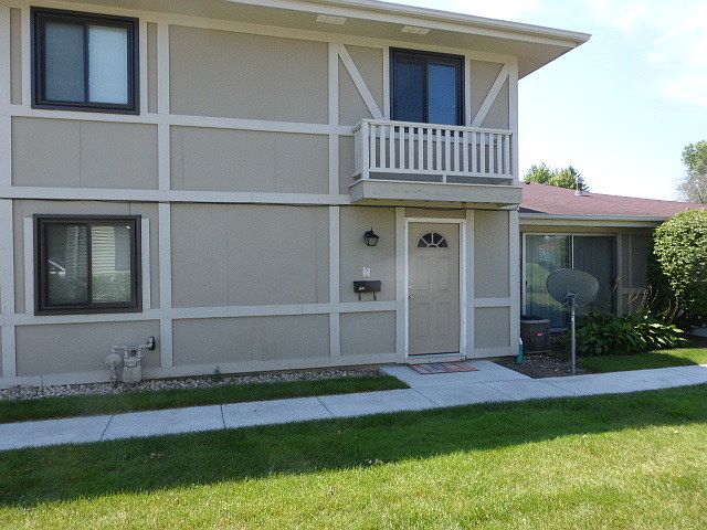 1st image of 122 Pocasset Ct #122