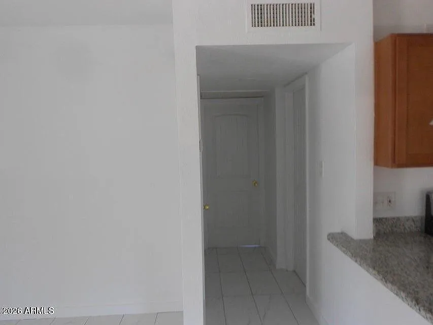 2 bed, 1.0 bath, 850 sqft, $1,195 — Photo 3