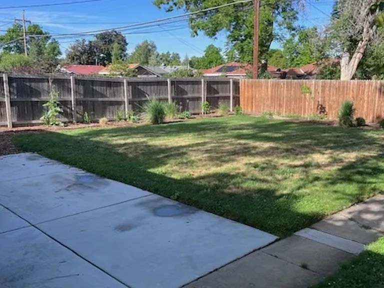 2541 Oneida St — Photo 5