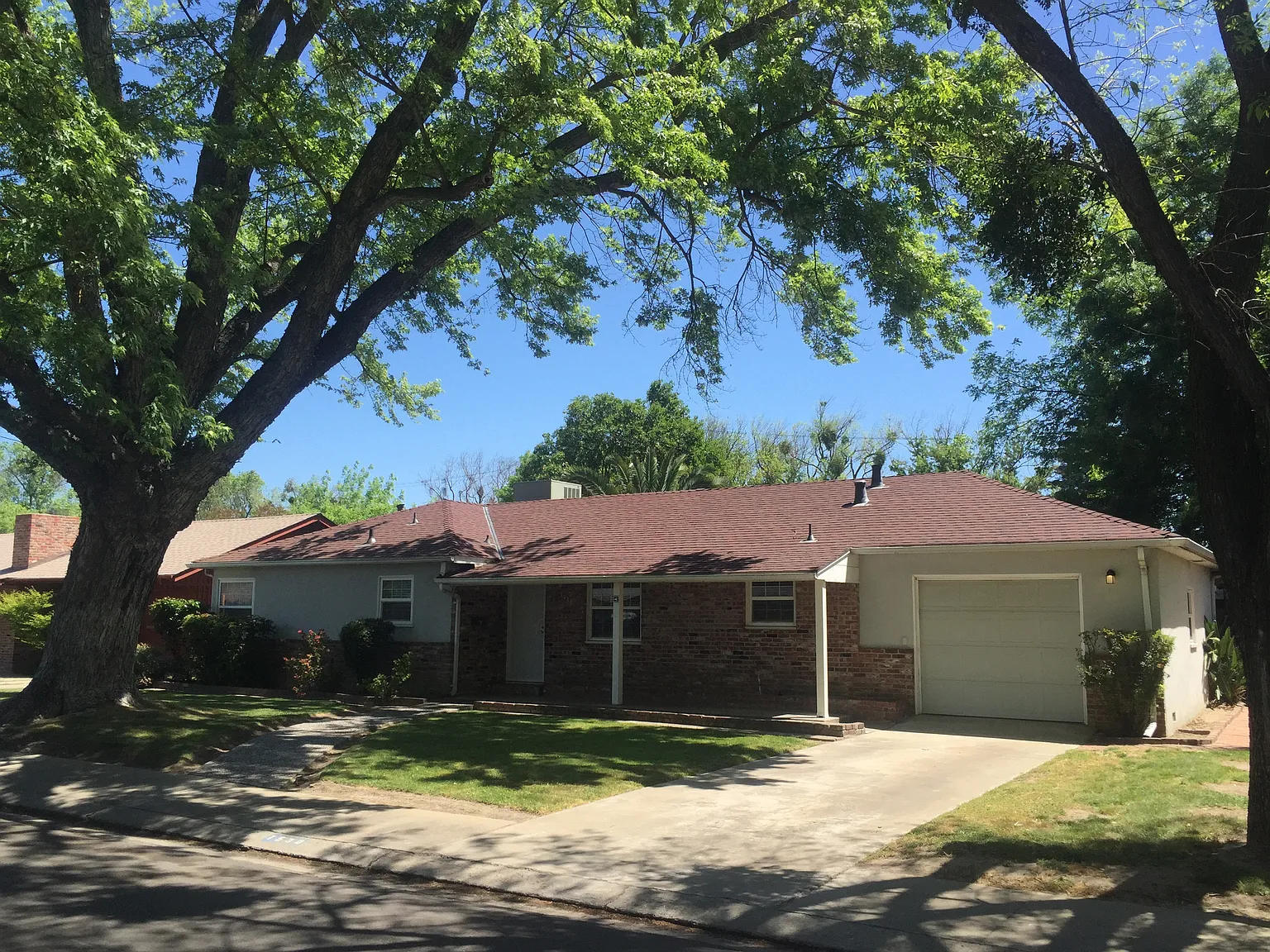 1530 Ardmor Ave photo 1
