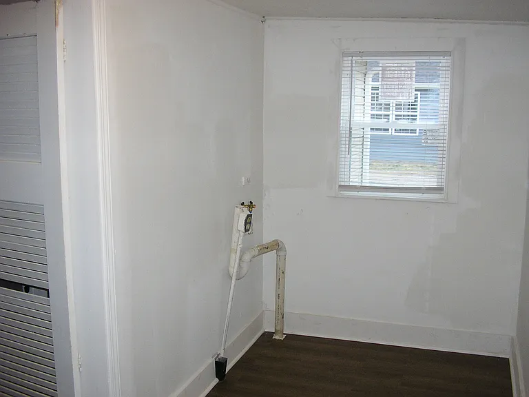 402 N Railroad St — Photo 11