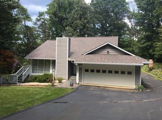 107 Oak Hollow Rd, Moneta, VA 24121