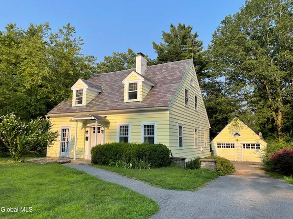 1540 Baker Avenue, Niskayuna, NY 12309