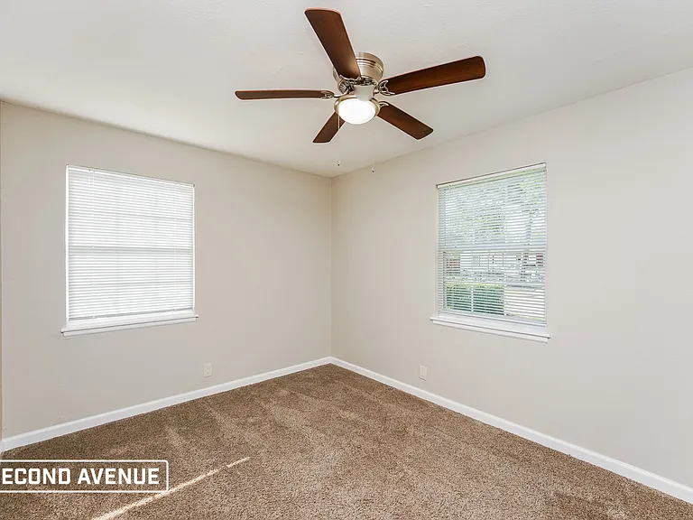 1819 Barlow Ave — Photo 10