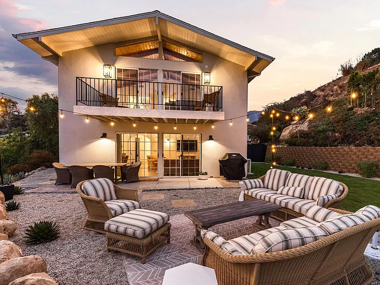 1378 Sycamore Canyon Rd — Photo 43