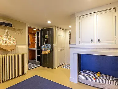 Mudroom entry to basement