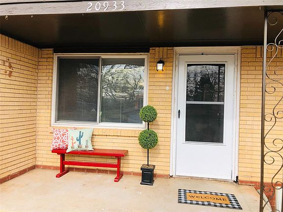 2nd image of 20933 Gold St