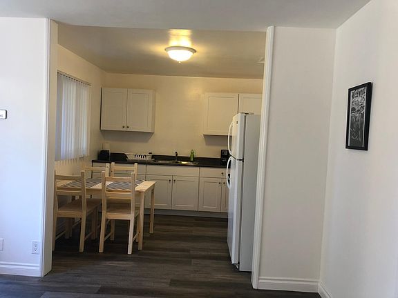4th image of 4712 Elmwood Ave APT 2