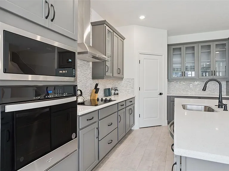 2025 Axel St — Photo 10