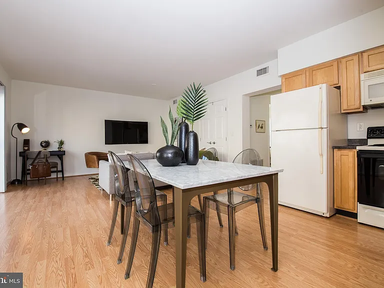 1030 N 2nd St #203 — Photo 6