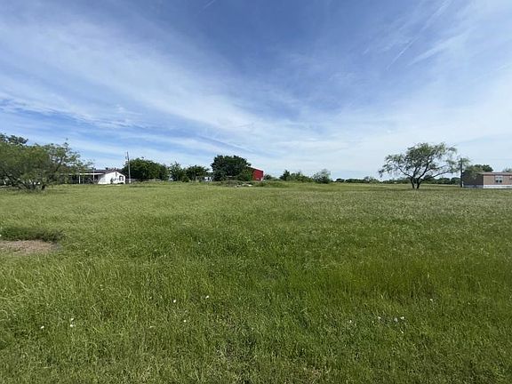 5th image of 9300 Johns Rd