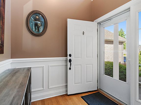 3rd image of 392 Manning Dr