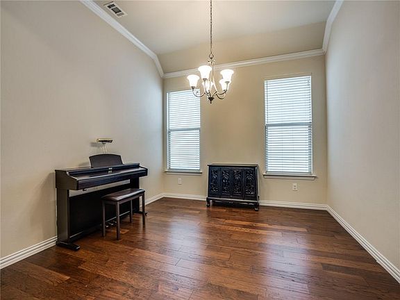 5th image of 8012 Choctaw Ln