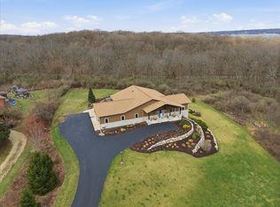 W4293 Meadow Ct, Lake Geneva, WI 53147